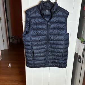 Uniqlo Men's Navy Puffer Vest